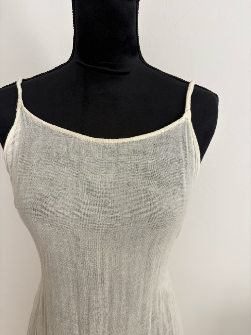 Krista Larson 100% cotton Cream Lightweight Maxi Dress with tie in back - Picture 4 of 6